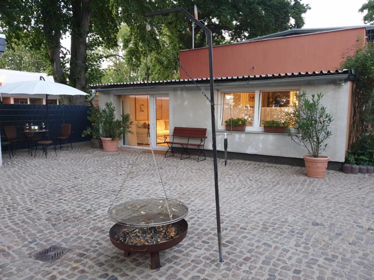 Ferienwohnung Lindenhof, Zentrumsnah Mit Terrasse Und Grillmoeglichkeit Magdeburg Luaran gambar