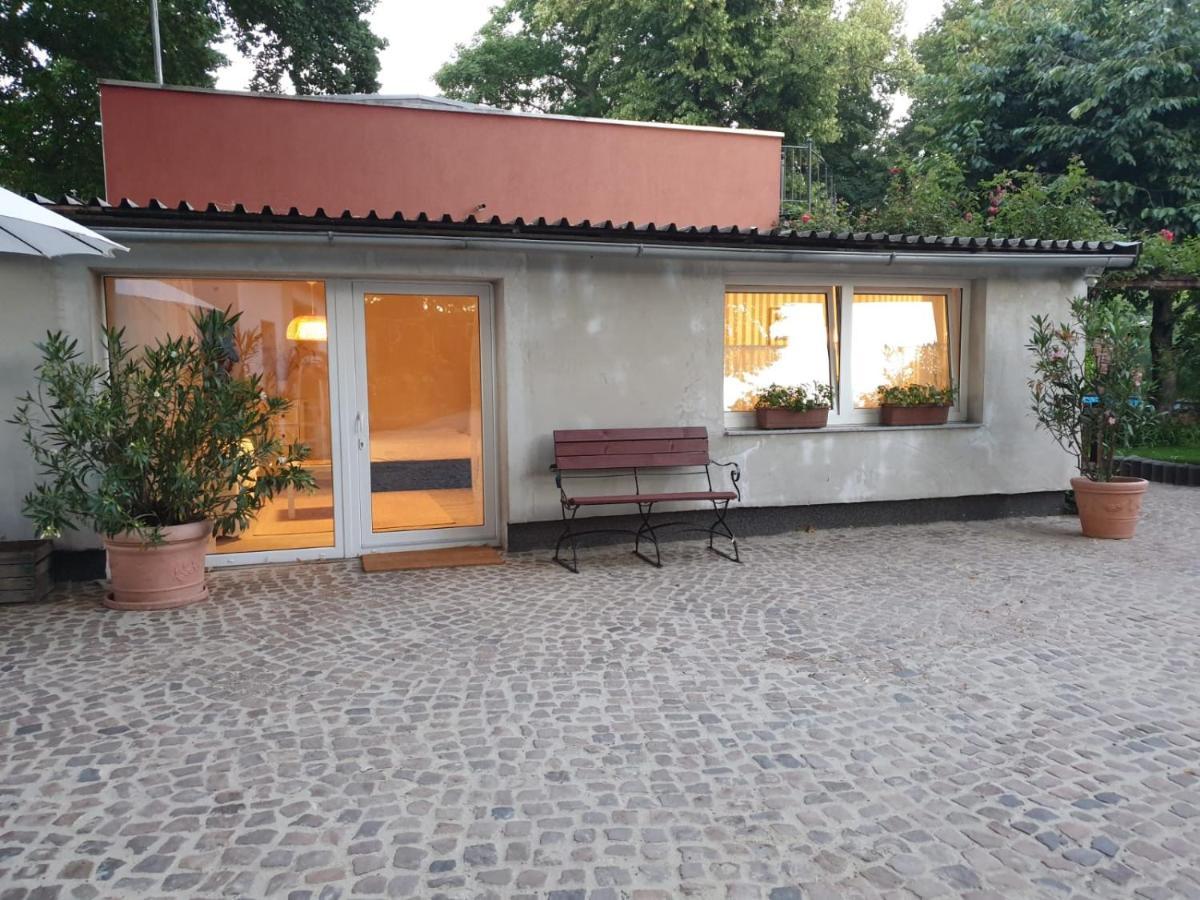 Ferienwohnung Lindenhof, Zentrumsnah Mit Terrasse Und Grillmoeglichkeit Magdeburg Luaran gambar